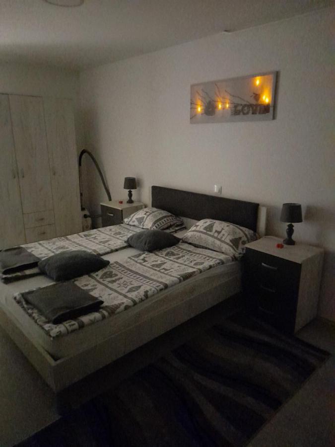 קארלובץ Apartman Lela מראה חיצוני תמונה